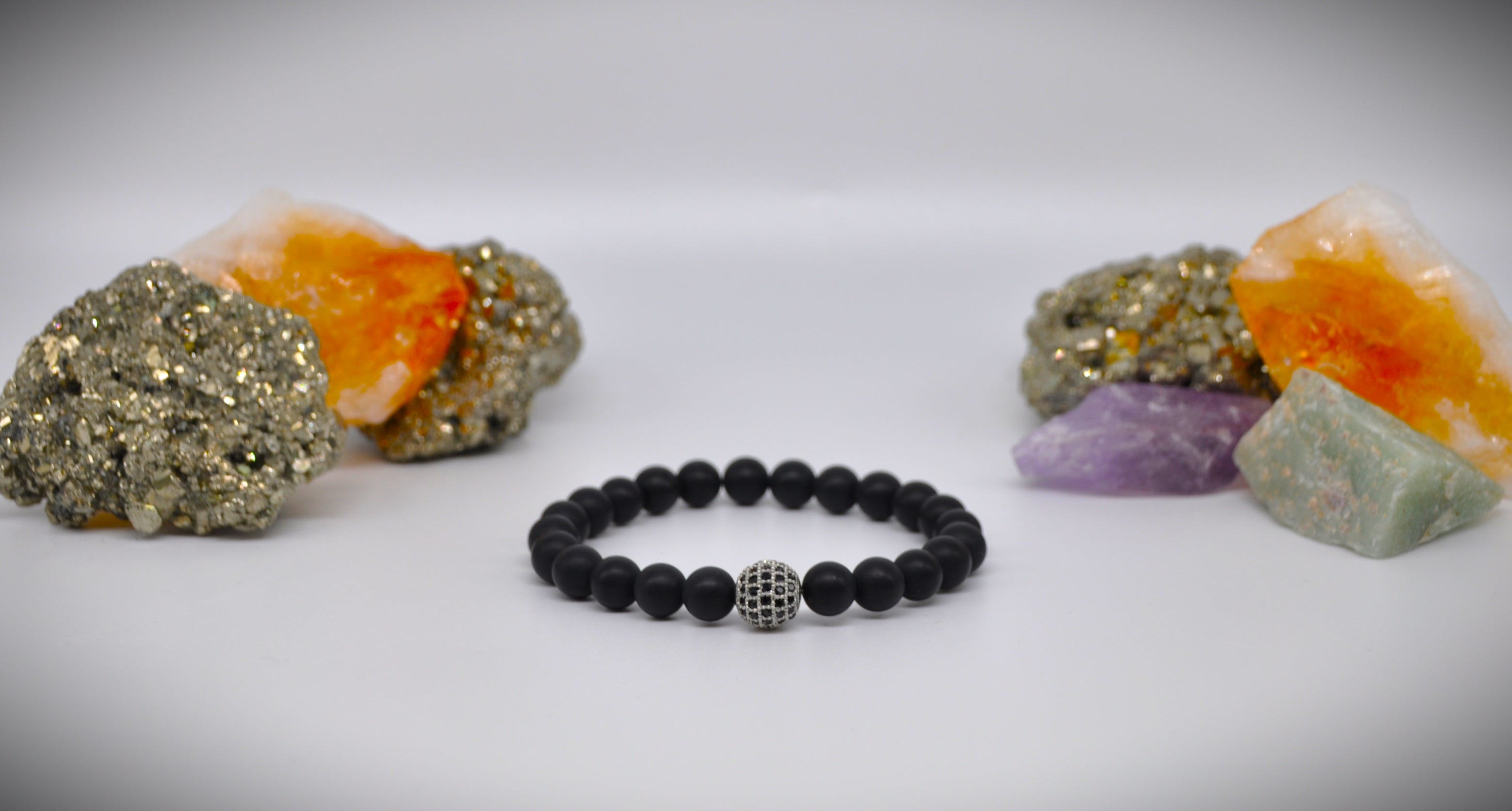 Onix Black Matte World Silver Beads
