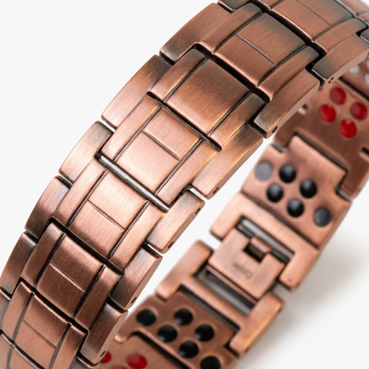 Six Power Copper 6X bracelet - macro detail of clasp and links