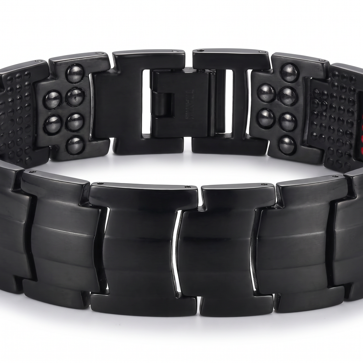 6X Titanium Bracelet Black - macro detail of links and clasp